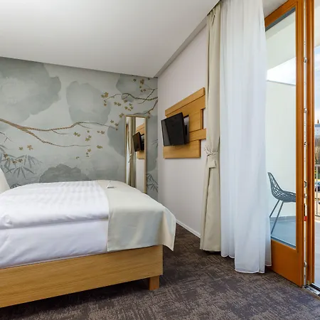 Historia Malomkert 4* Veszprem