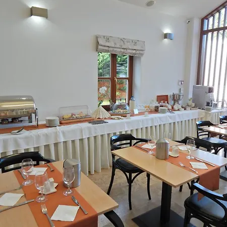 מלון Historia Malomkert 4*